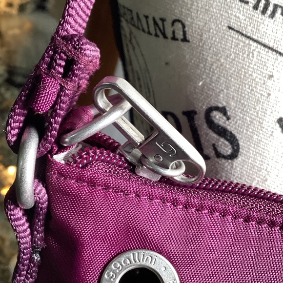 Baggallini Mulberry Crossbody Security Travel Bag BNWT 💜🩷 - Picture 6 of 9